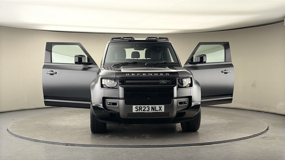 More views of Land Rover Defender 90