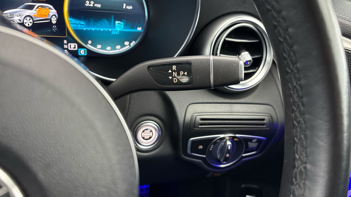 Mercedes-Benz GLC Image 12