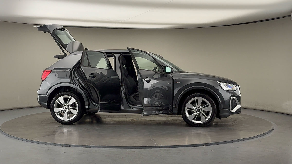More views of Audi Q2