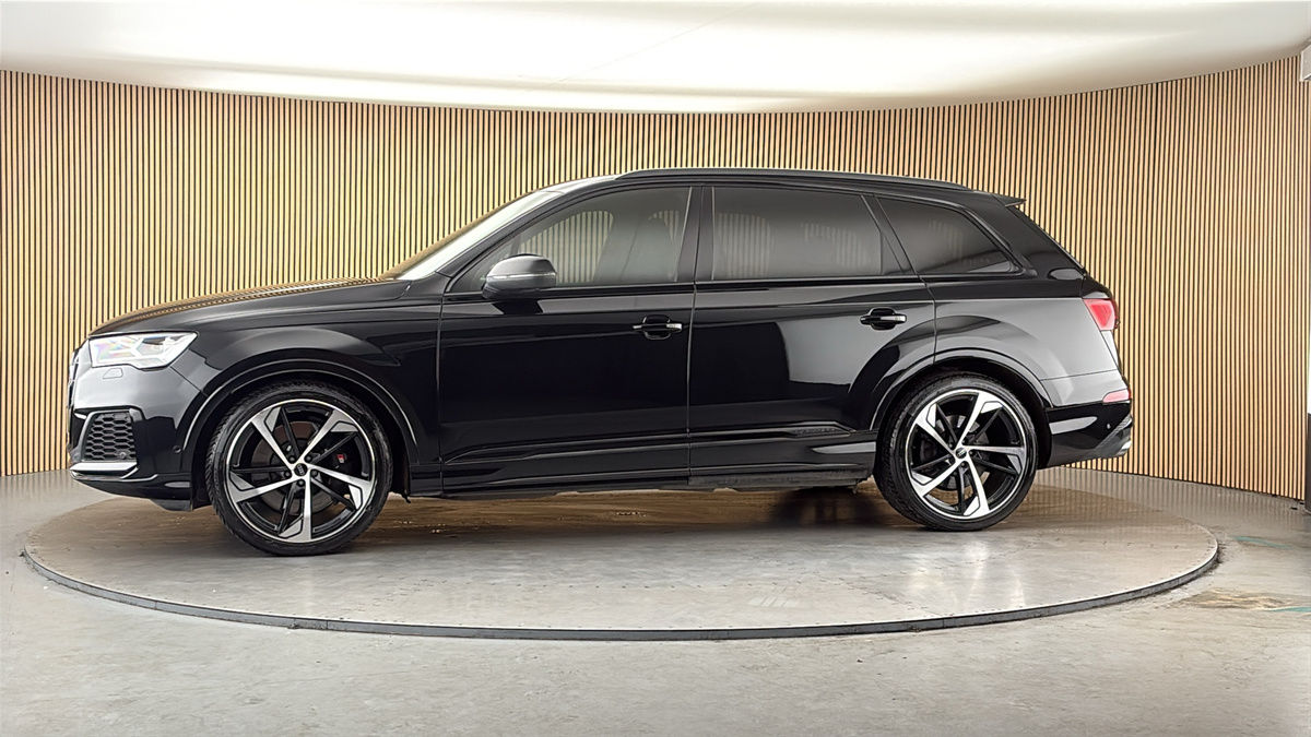 More views of Audi SQ7