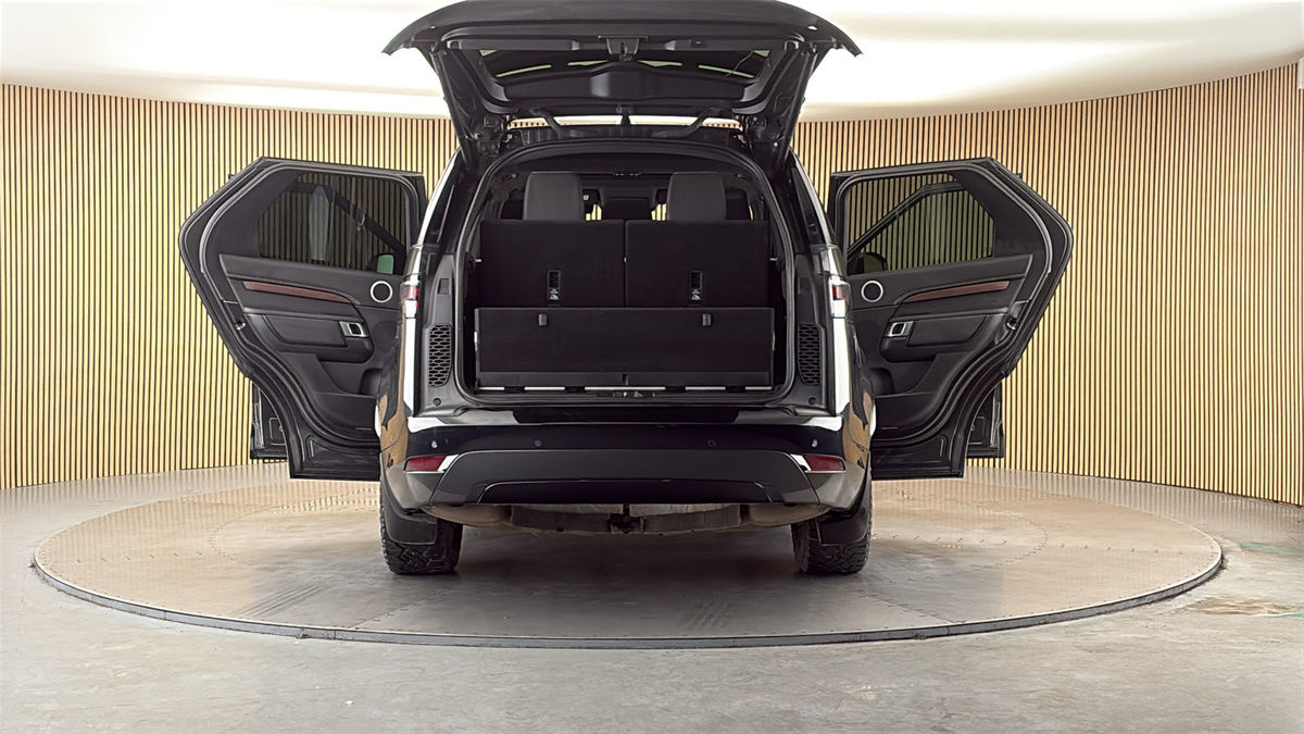 More views of Land Rover Discovery