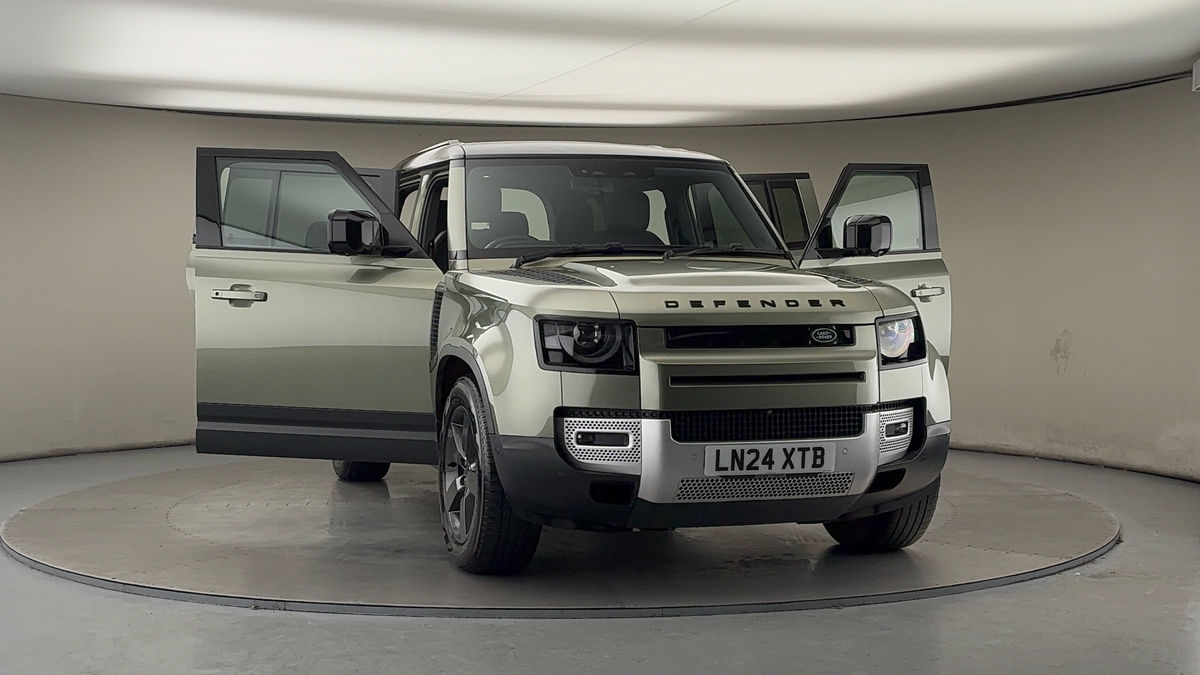 More views of Land Rover Defender 110