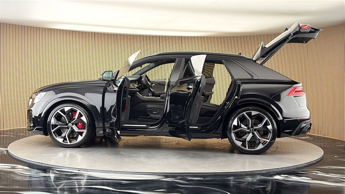 More views of Audi RSQ8