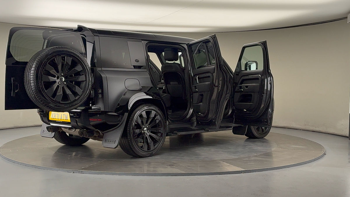 More views of Land Rover Defender 110