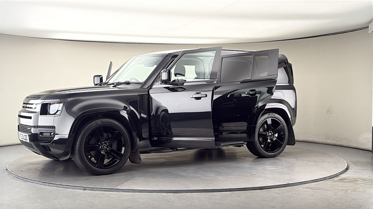 More views of Land Rover Defender 110