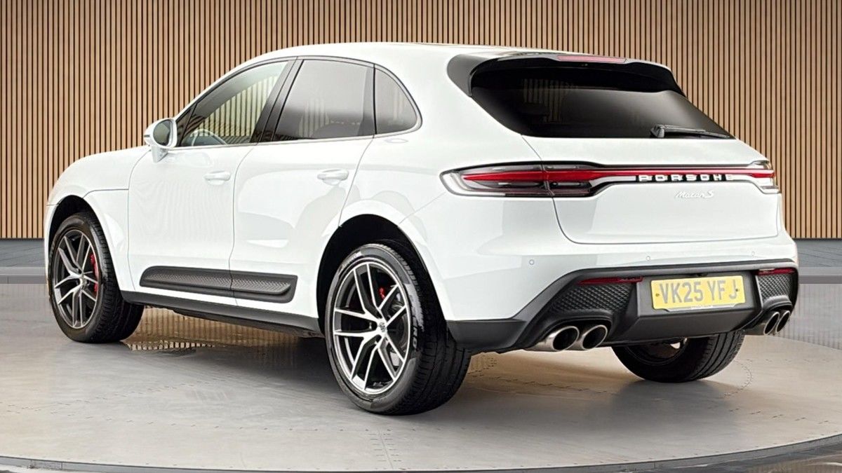 Porsche Macan Image 2