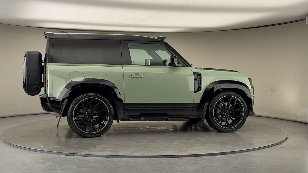 More views of Land Rover Defender 90