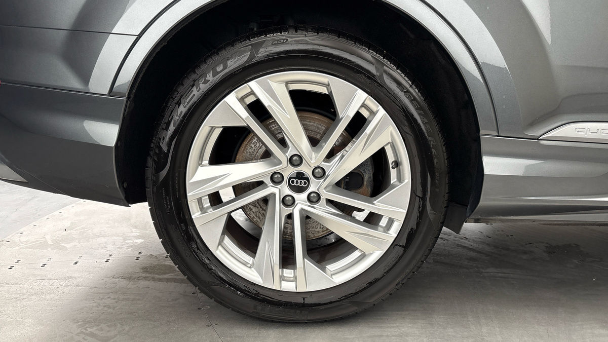 Audi Q7 Image 10
