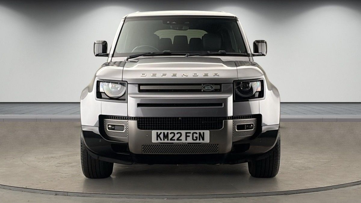 Land Rover Defender 110 Image 3