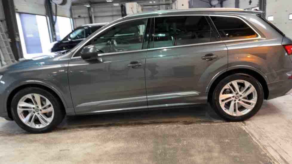 More views of Audi Q7