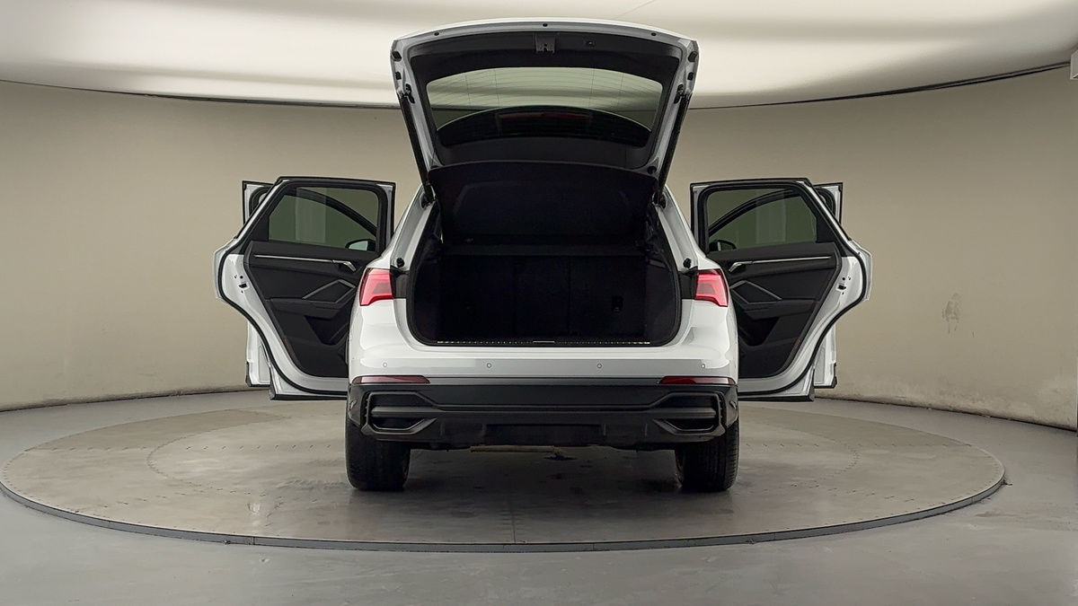 More views of Audi Q3