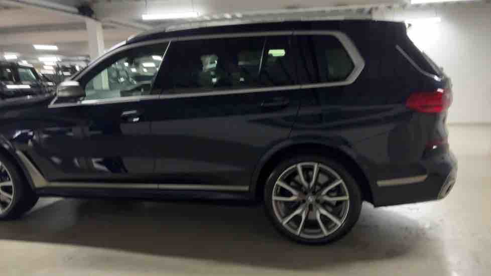 More views of BMW X7