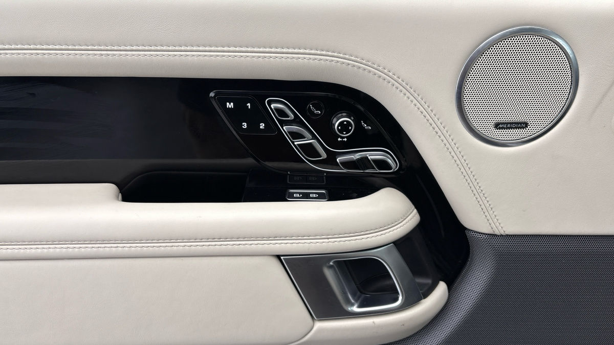 Land Rover Range Rover Image 19