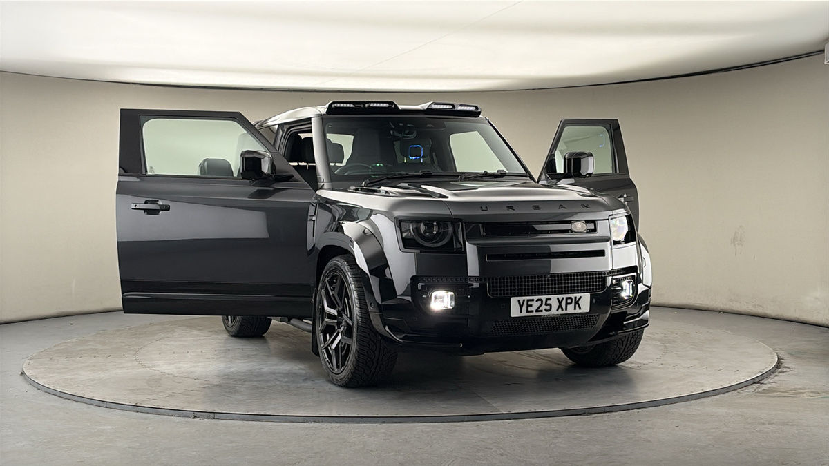 More views of Land Rover Defender 90