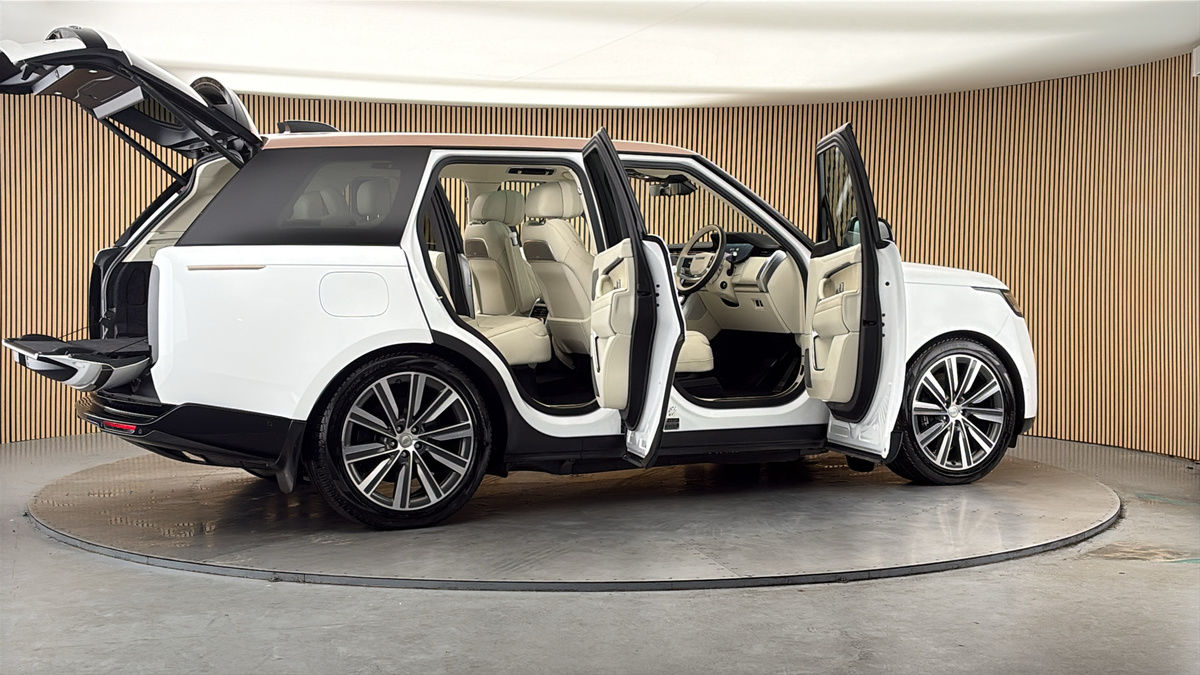 More views of Land Rover Range Rover