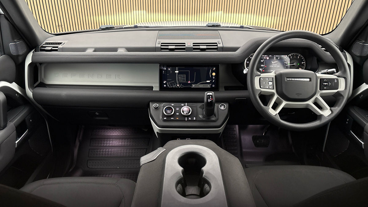 Land Rover Defender 90 Urban Image 12