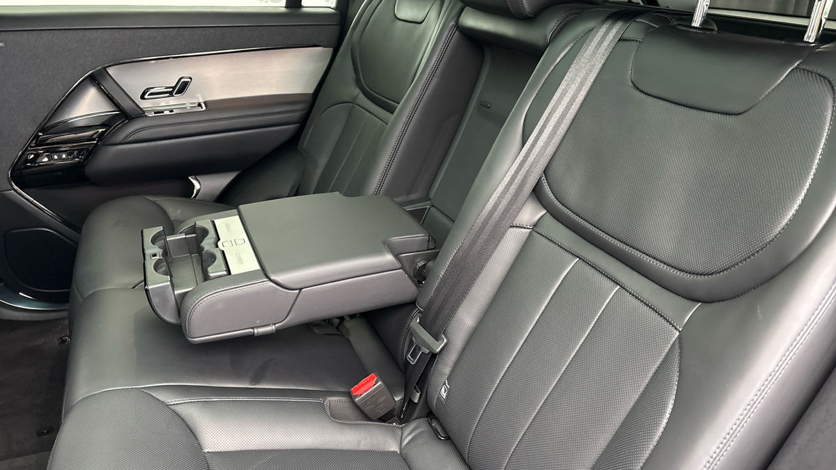 Land Rover Range Rover Sport Image 9