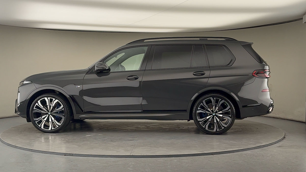 More views of BMW X7