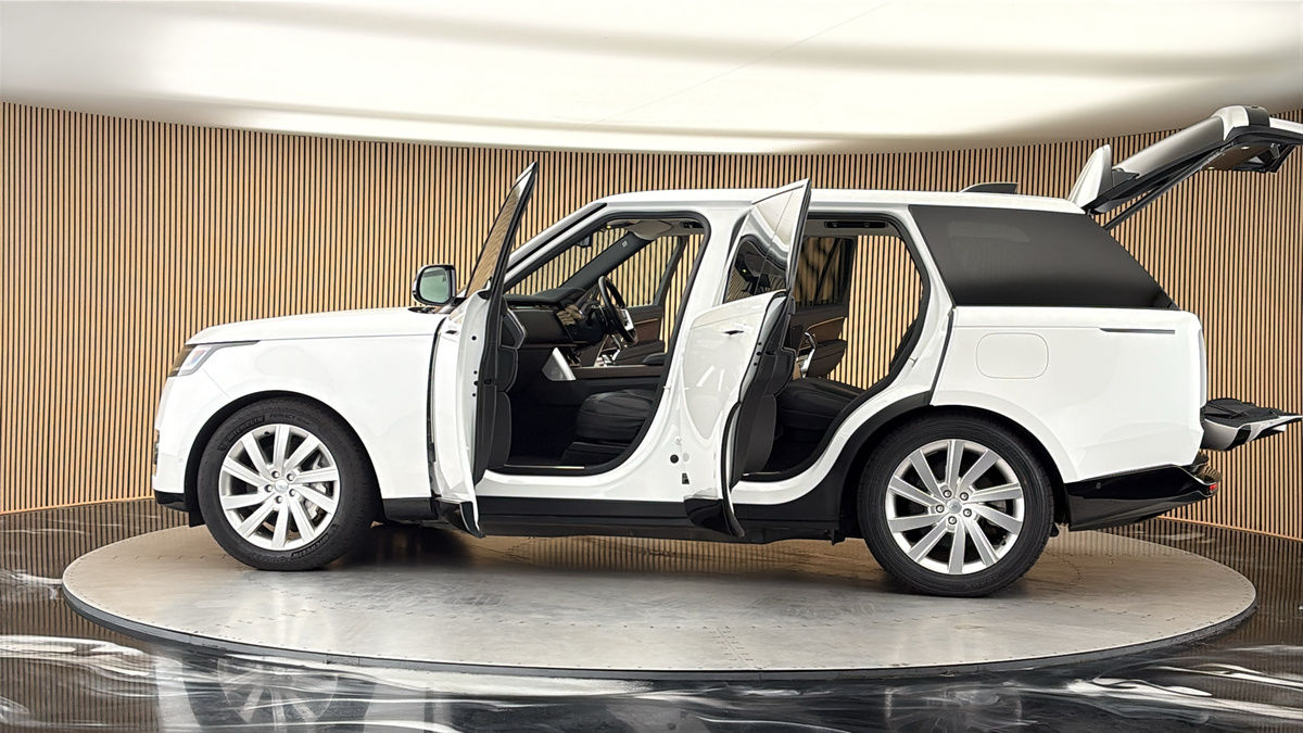 More views of Land Rover Range Rover