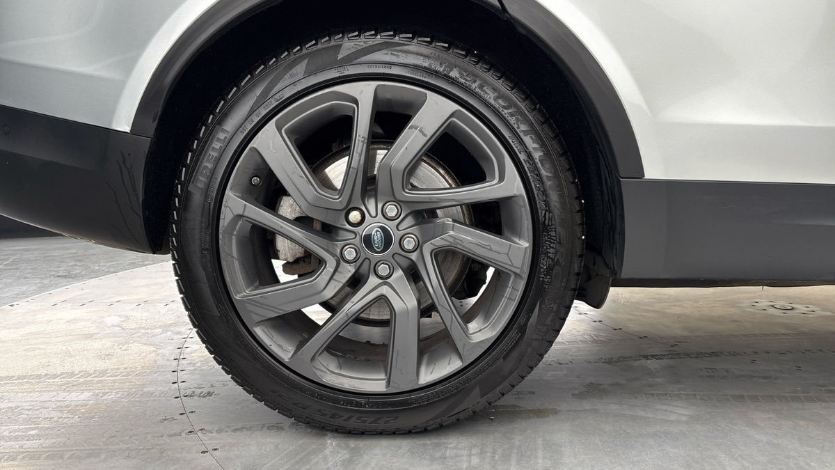 Land Rover Discovery Image 10