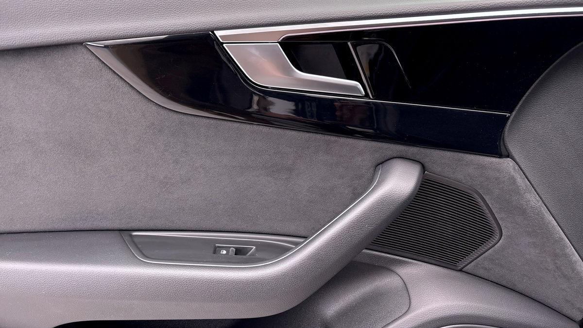 Audi A4 Avant Image 19