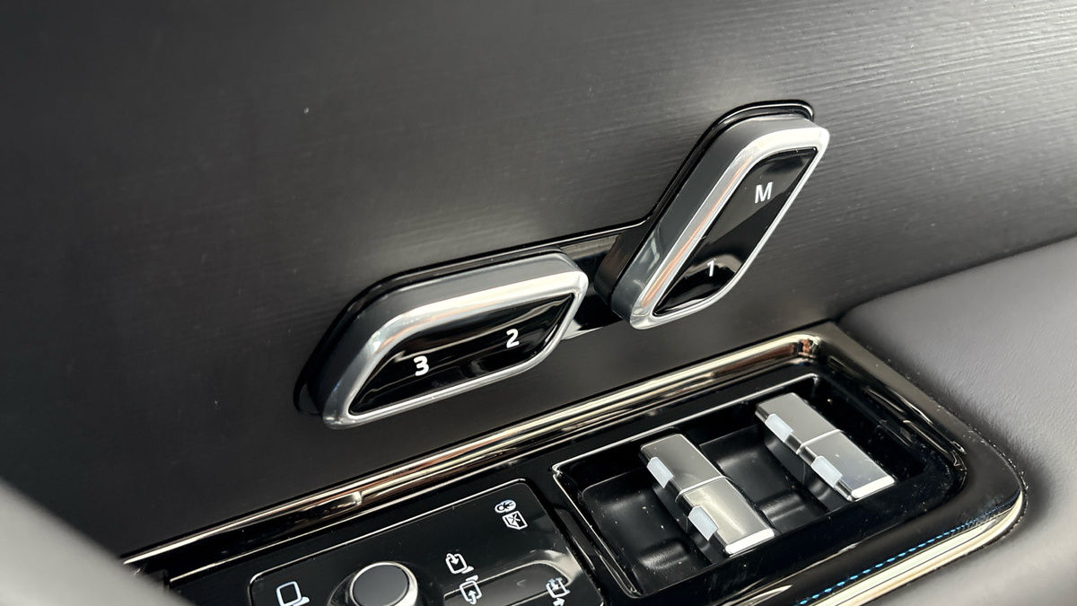Land Rover Range Rover Sport Image 25