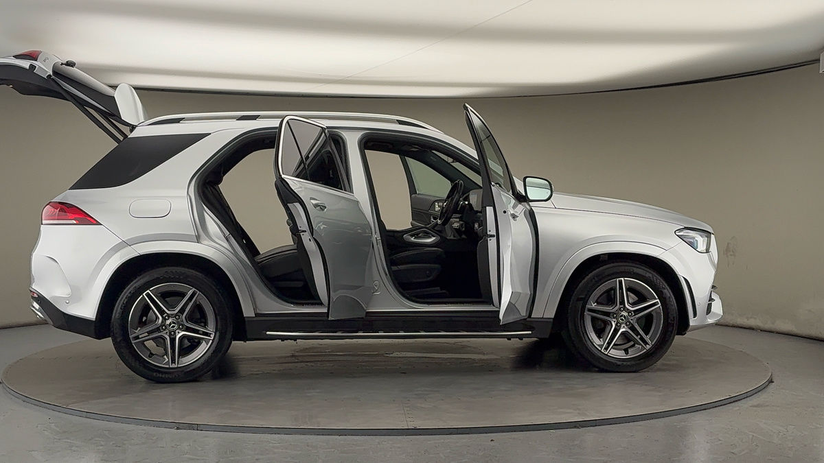 More views of Mercedes-Benz GLE