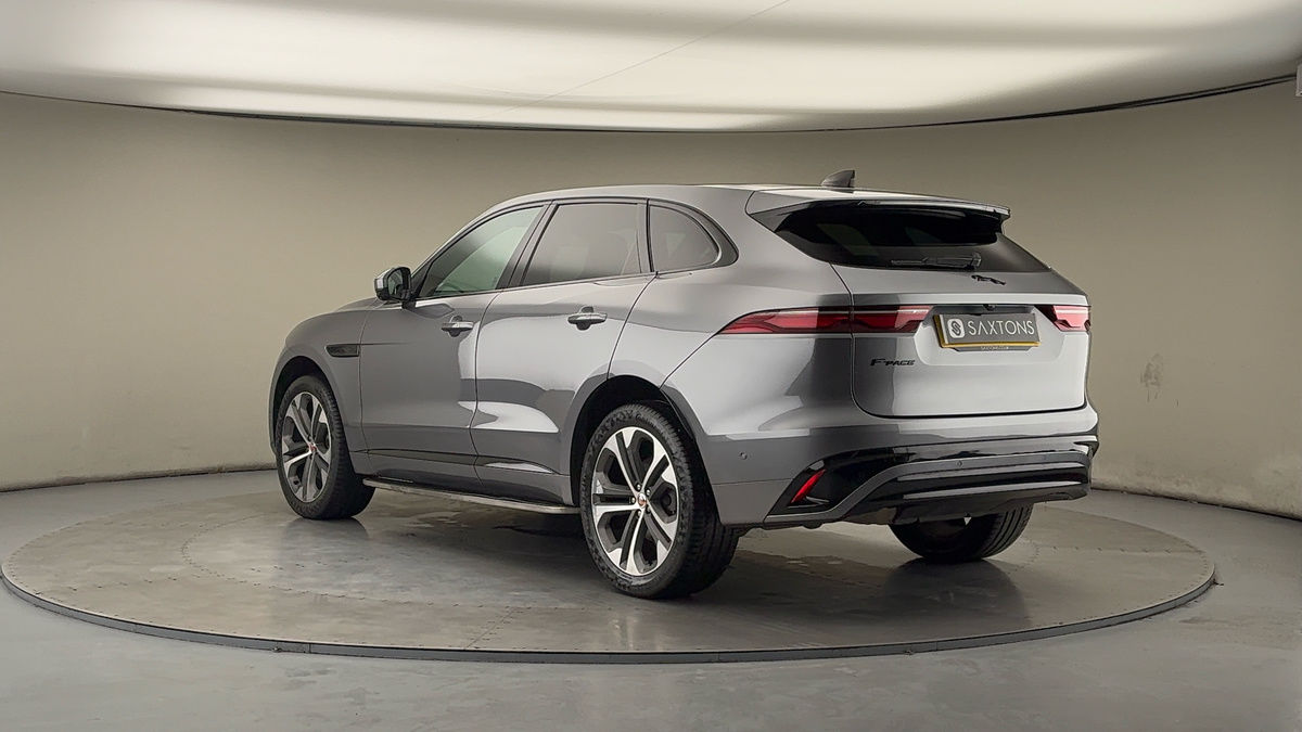 Jaguar F-PACE Image 2