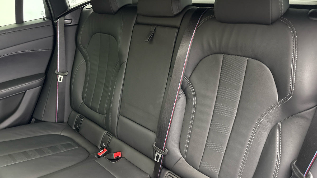 BMW X6 Image 8