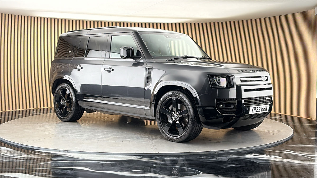 More views of Land Rover Defender 110