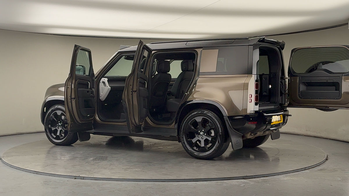 More views of Land Rover Defender 110