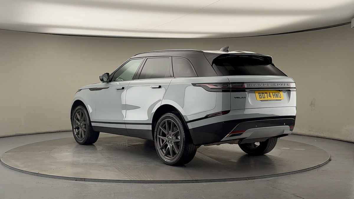 Land Rover Range Rover Velar Image 2