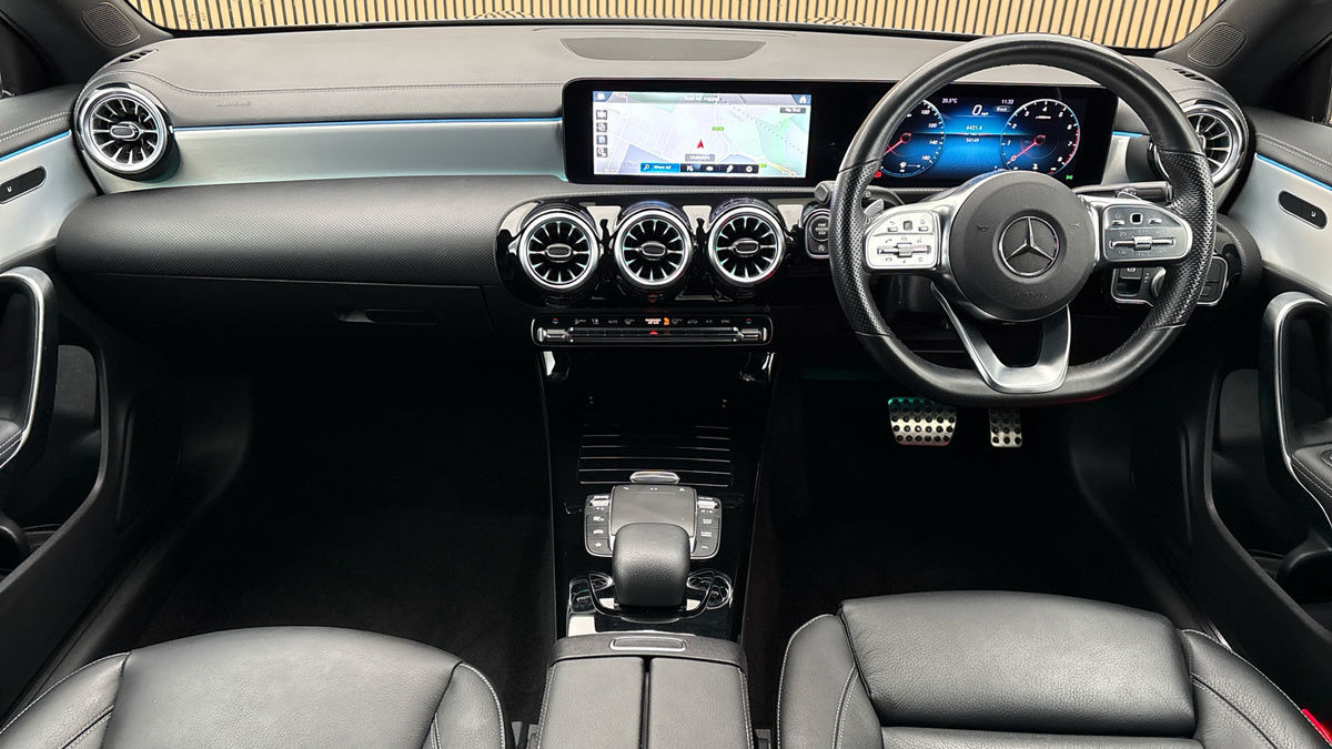 Mercedes-Benz CLA Image 12