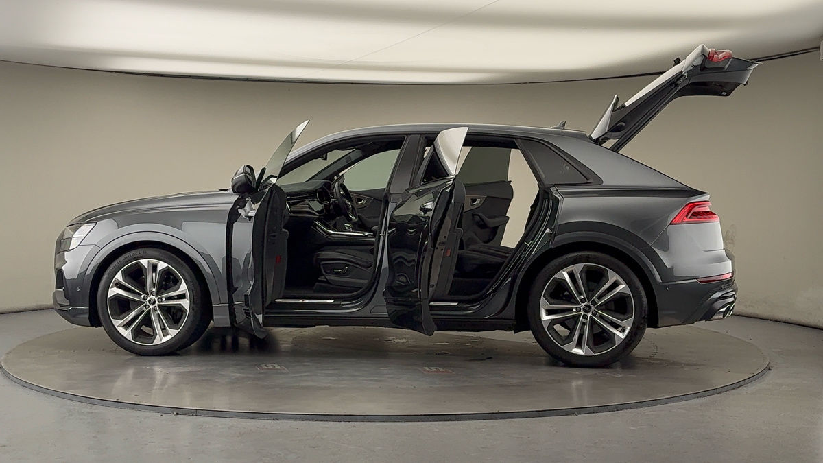 More views of Audi SQ8