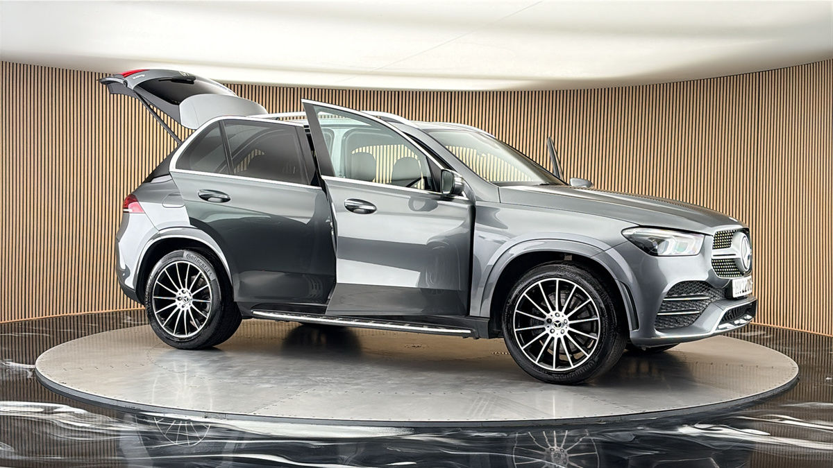More views of Mercedes-Benz GLE