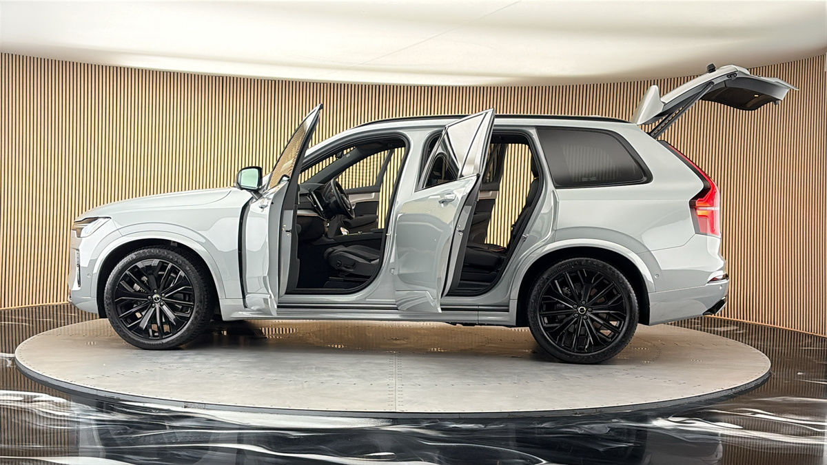 More views of Volvo XC90