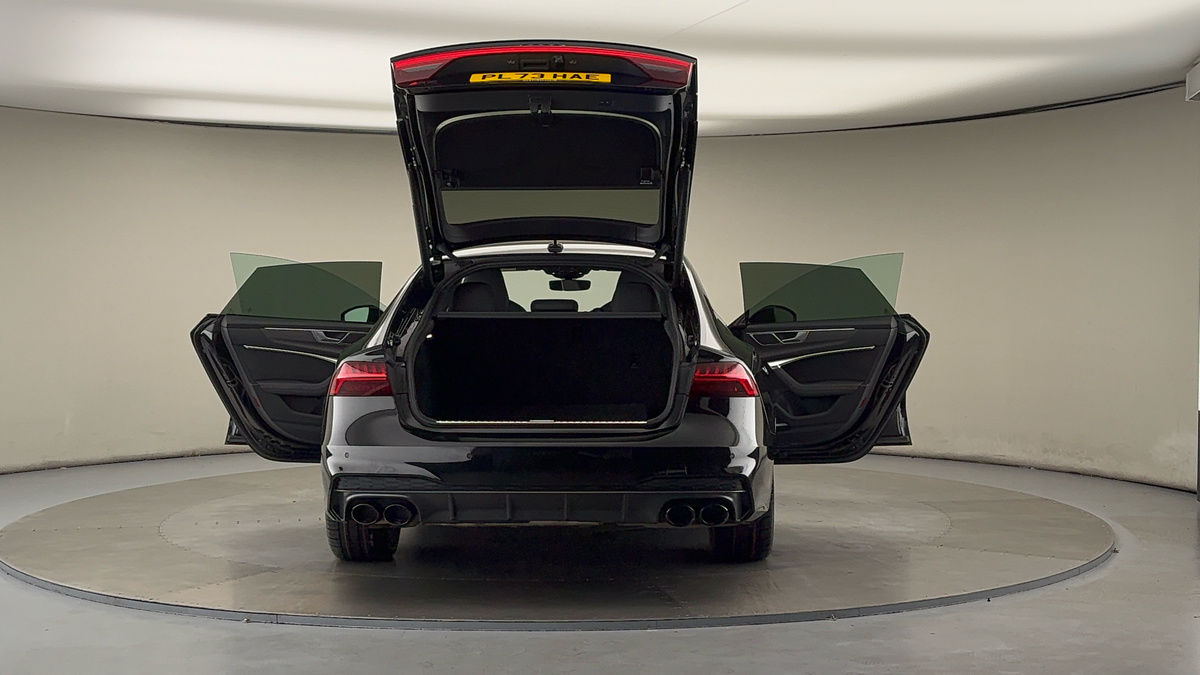 More views of Audi S7