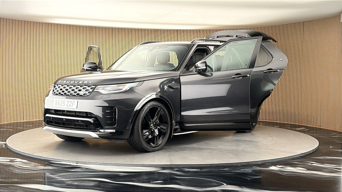 More views of Land Rover Discovery