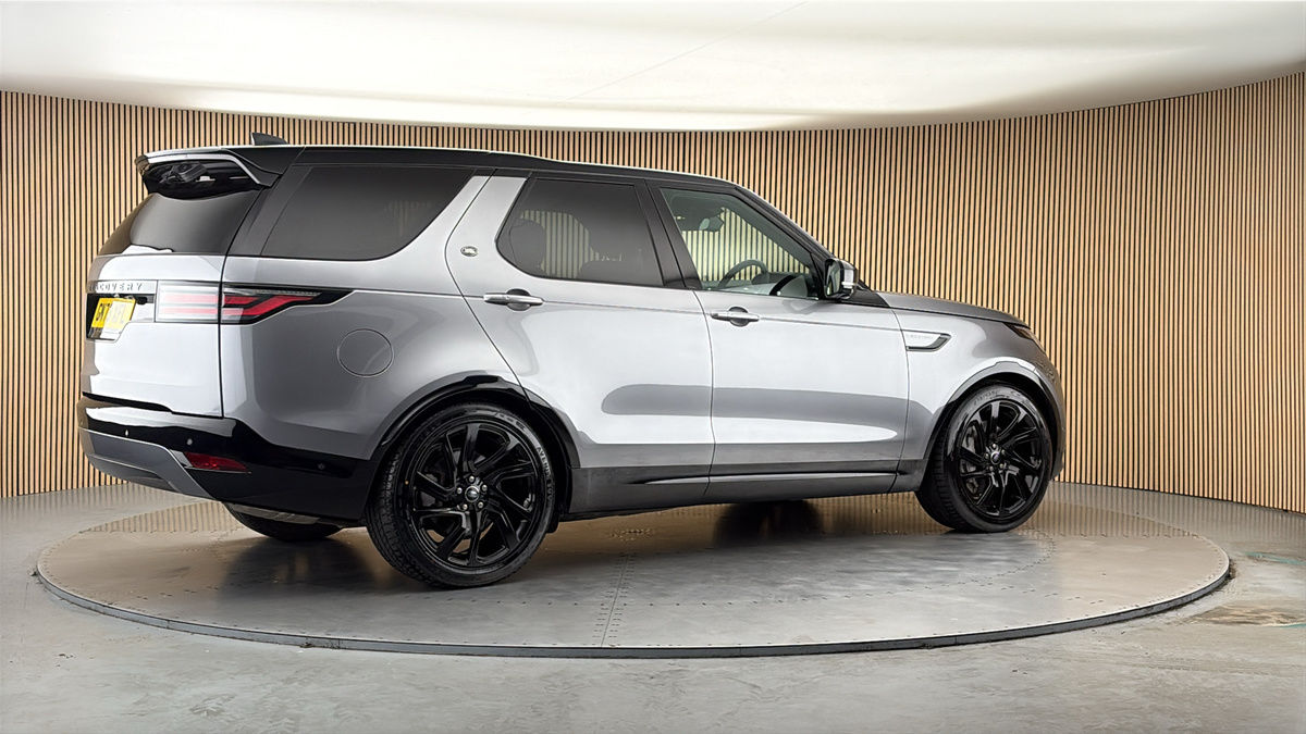More views of Land Rover Discovery
