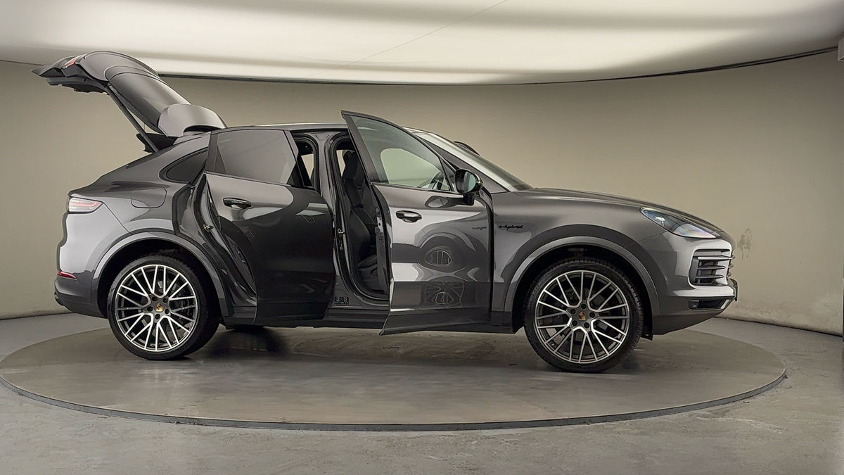 More views of Porsche Cayenne