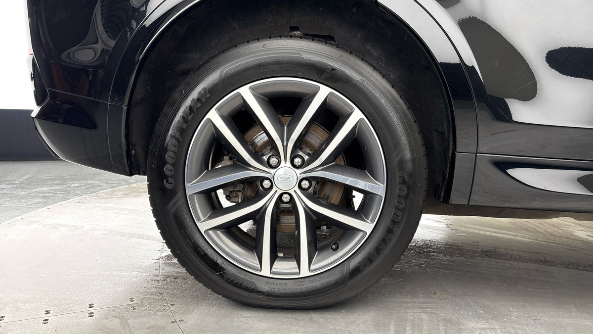 Land Rover Discovery Sport Image 10