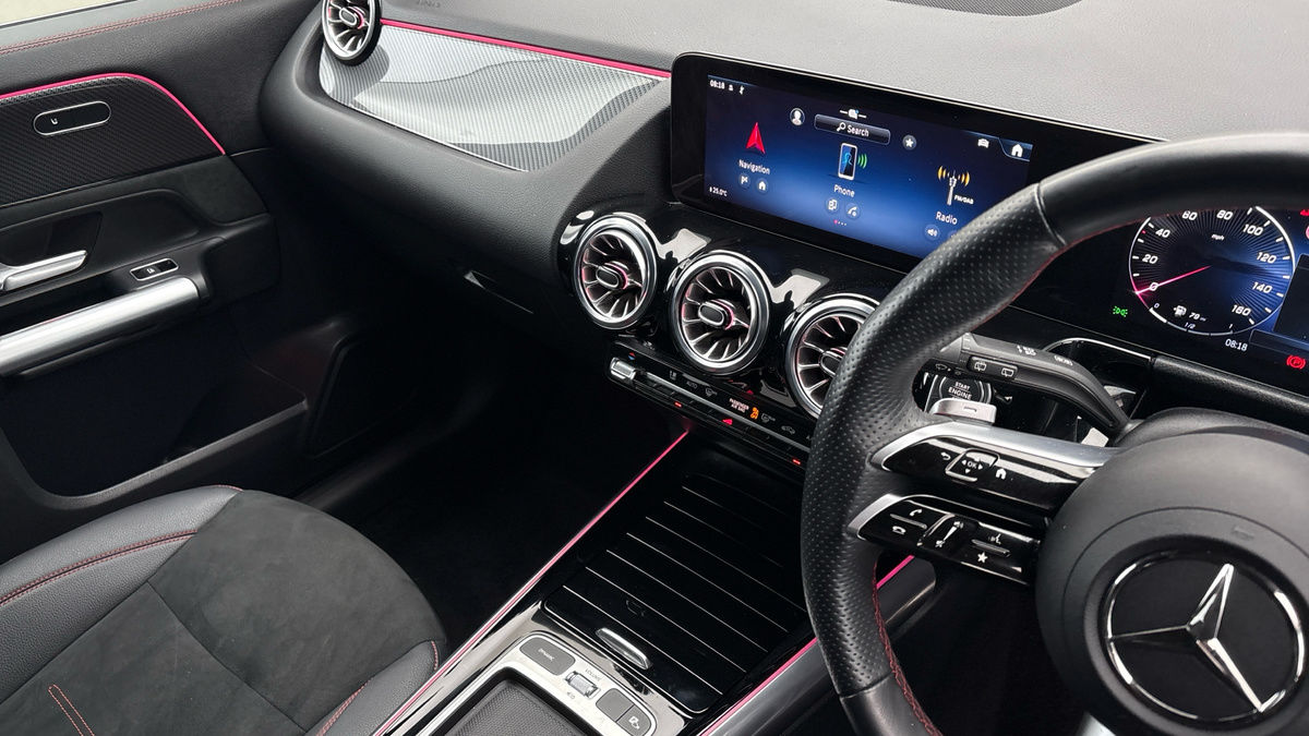 Mercedes-Benz GLA Image 18