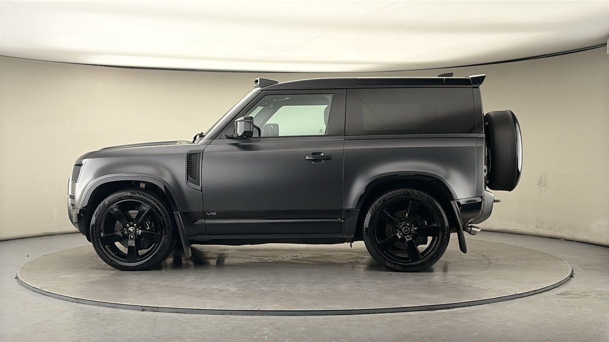 More views of Land Rover Defender 90