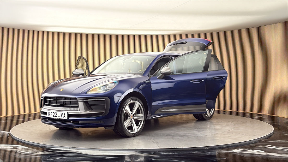 More views of Porsche Macan