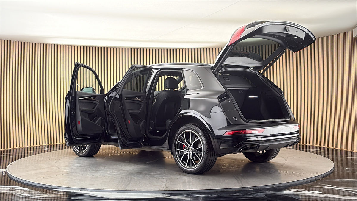 More views of Audi Q5