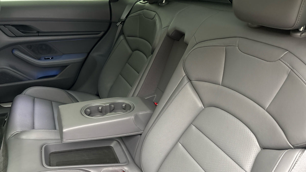 Porsche Taycan Image 9