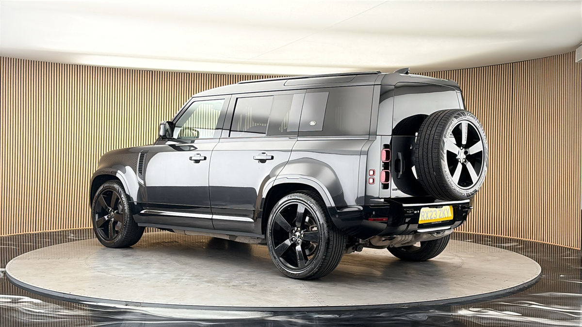 More views of Land Rover Defender 110