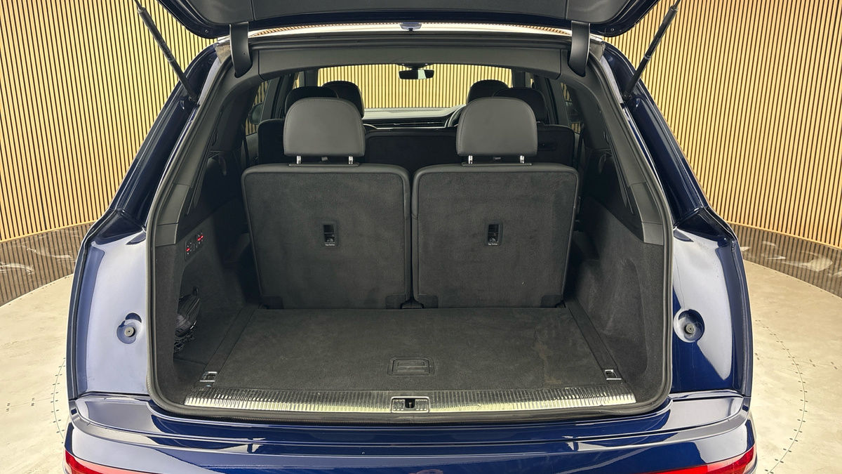 Audi Q7 Image 11
