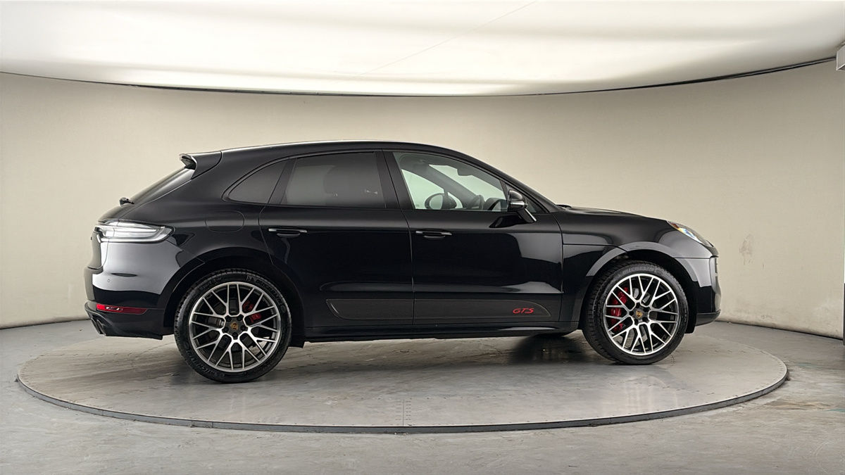 More views of Porsche Macan