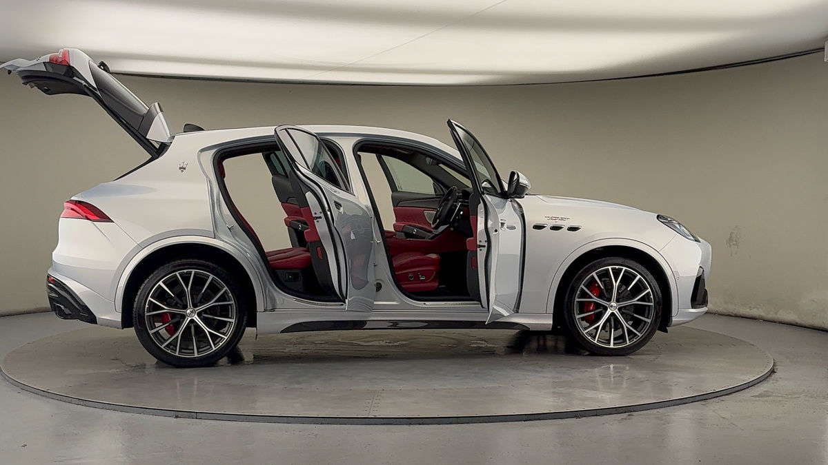 More views of Maserati Grecale